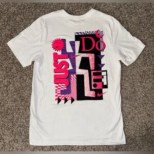 Nike’s men the Nike tee shirt